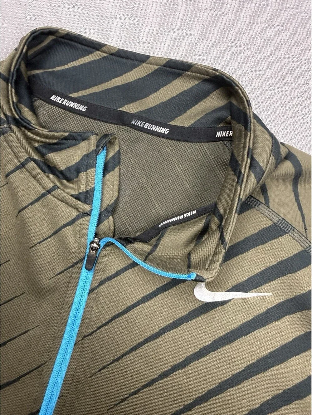 Nike Running Dri-FIT 1/2 Zip Pullover Men’s Medium Olive Green Reflective Top